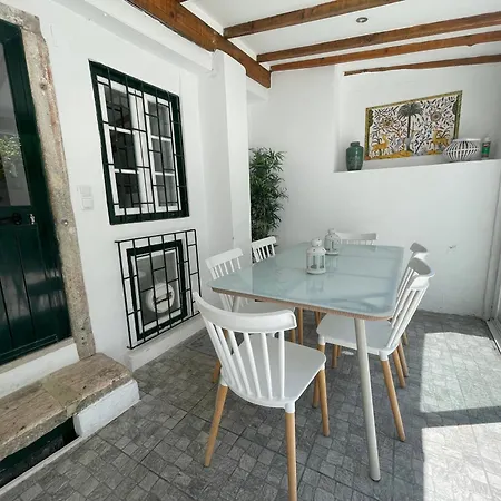 Дом отдыха With Terrace Лиссабон