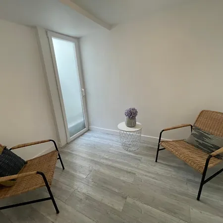 בית נופש With Terrace *