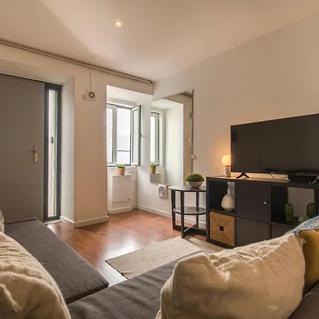 With Terrace בית נופש ליסבון