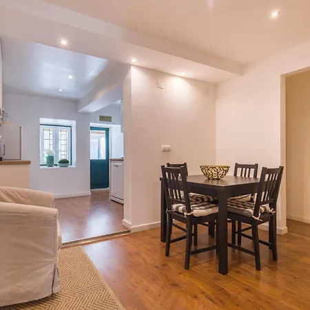 With Terrace Nyaraló *