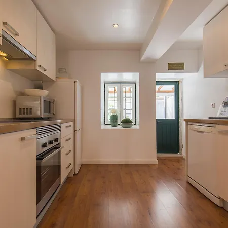 With Terrace Nyaraló Lisboa