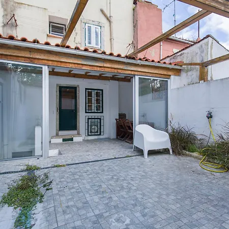 With Terrace Nyaraló